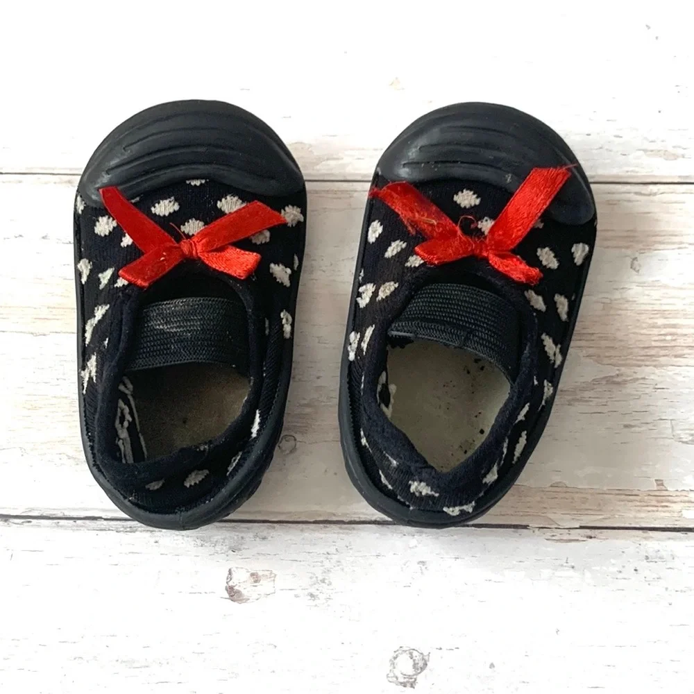 Girls Size 6 Skidder Shoes Baby Toddler Slipper Sock Hard Sole Booties Black